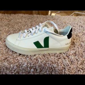 Worn once Green women’s Veja sneakers size US 7.